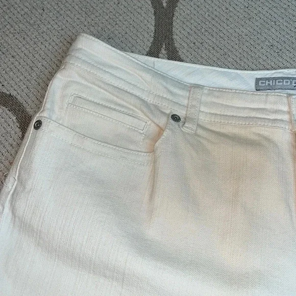 Chico’s Platinum Denim Quartz Original Fit Ombré Jeans, 16 short - Picture 9 of 15